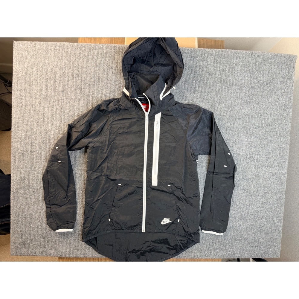 Nike Mens Medium Black Nylon Hooded Windbreaker Jacket Zip Up Running Hiking M